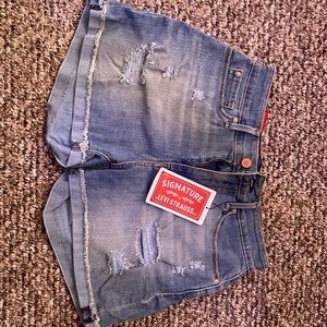 Signature Levi Strauss High Rise Shorts Size 6